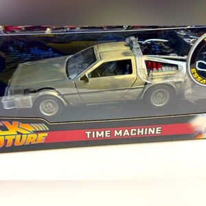 Jada Toys BACK TO THE FUTURE ***TIME MACHINE*** DELOREAN 1:24